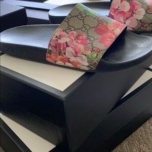 ❌❌SOLD❌❌Gucci Slide Size 8